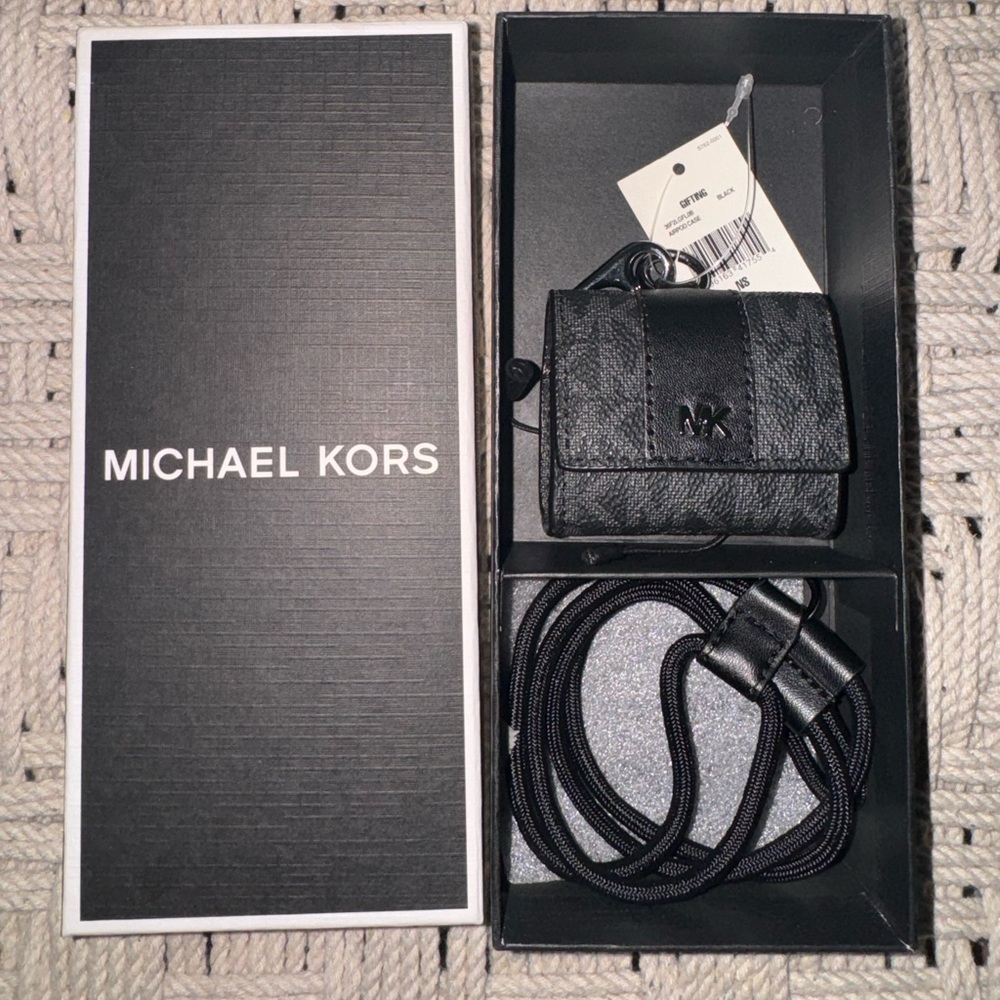 Michael Kors Logo Airpod Holder / Mini Case NWT Black